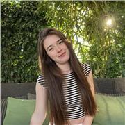 Soy una chica muy aplicada que puede ayudar a niños con alguna dificultad en alguna materia.